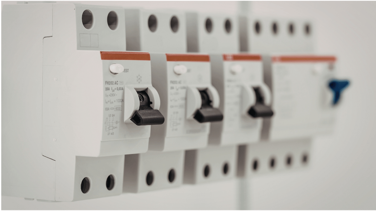 Kompakt Şalter Nedir? Nasıl Çalışır?